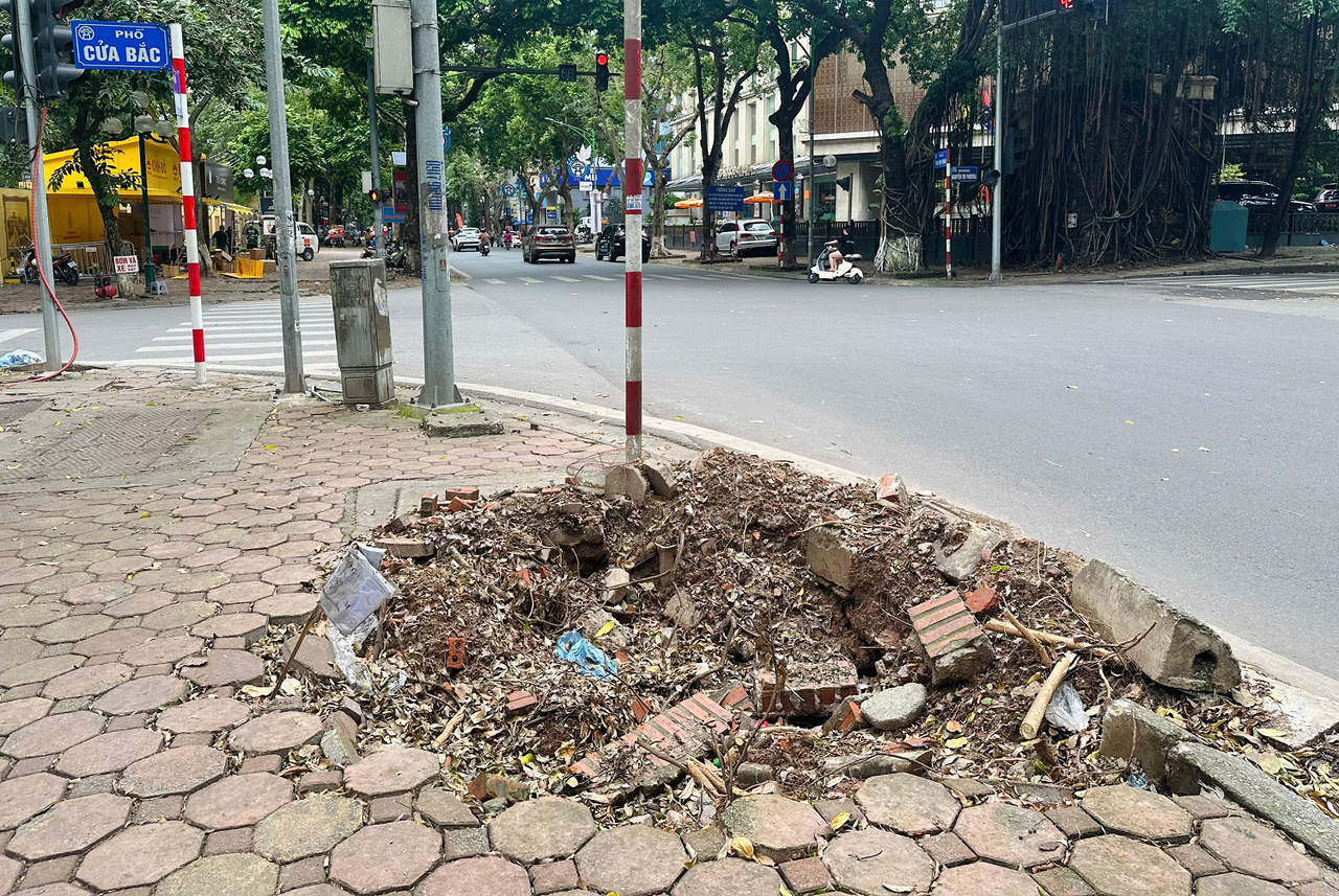 Phố phường Hà Nội ‘thay áo’ sau đợt tổng dọn dẹp tàn dư bão số 3