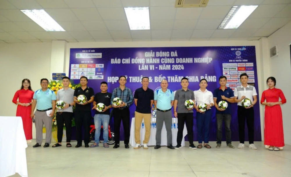 Giải bóng đá 'Báo chí đồng hành cùng doanh nghiệp' lần VI – năm 2024: Nhiều nhân tố mới góp mặt trong FC Liên quân các nhà báo tại Hà Nội