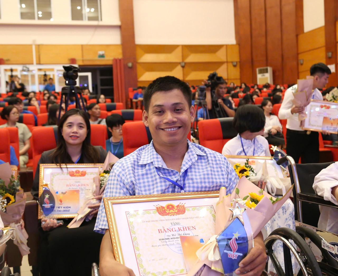 Toả sáng Nghị lực Việt 2024 - Tuyên dương 38 gương thanh niên khuyết tật tiêu biểu