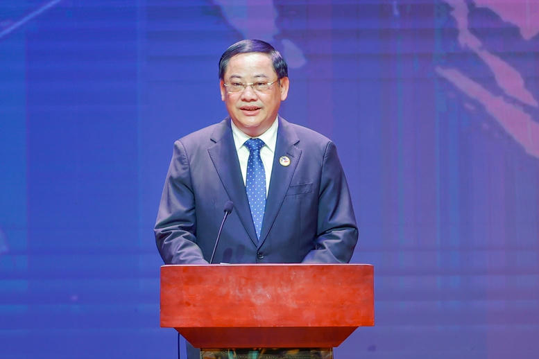 Thủ tướng đề nghị nâng tầm kết nối kinh tế Việt Nam - Lào - Campuchia