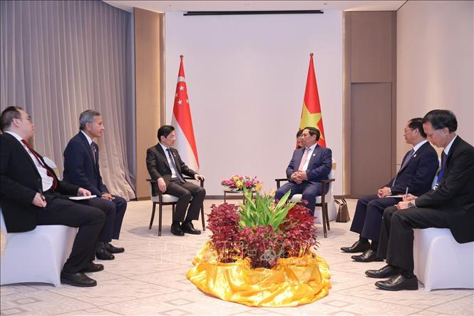 Thủ tướng Phạm Minh Chính và Thủ tướng Singapore họp thường niên lần đầu tiên