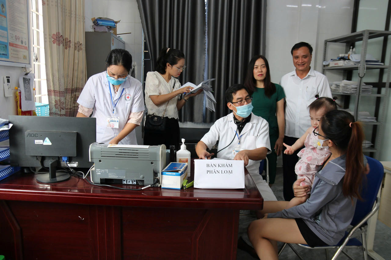 Ngày đầu Hà Nội triển khai chiến dịch tiêm vaccine sởi