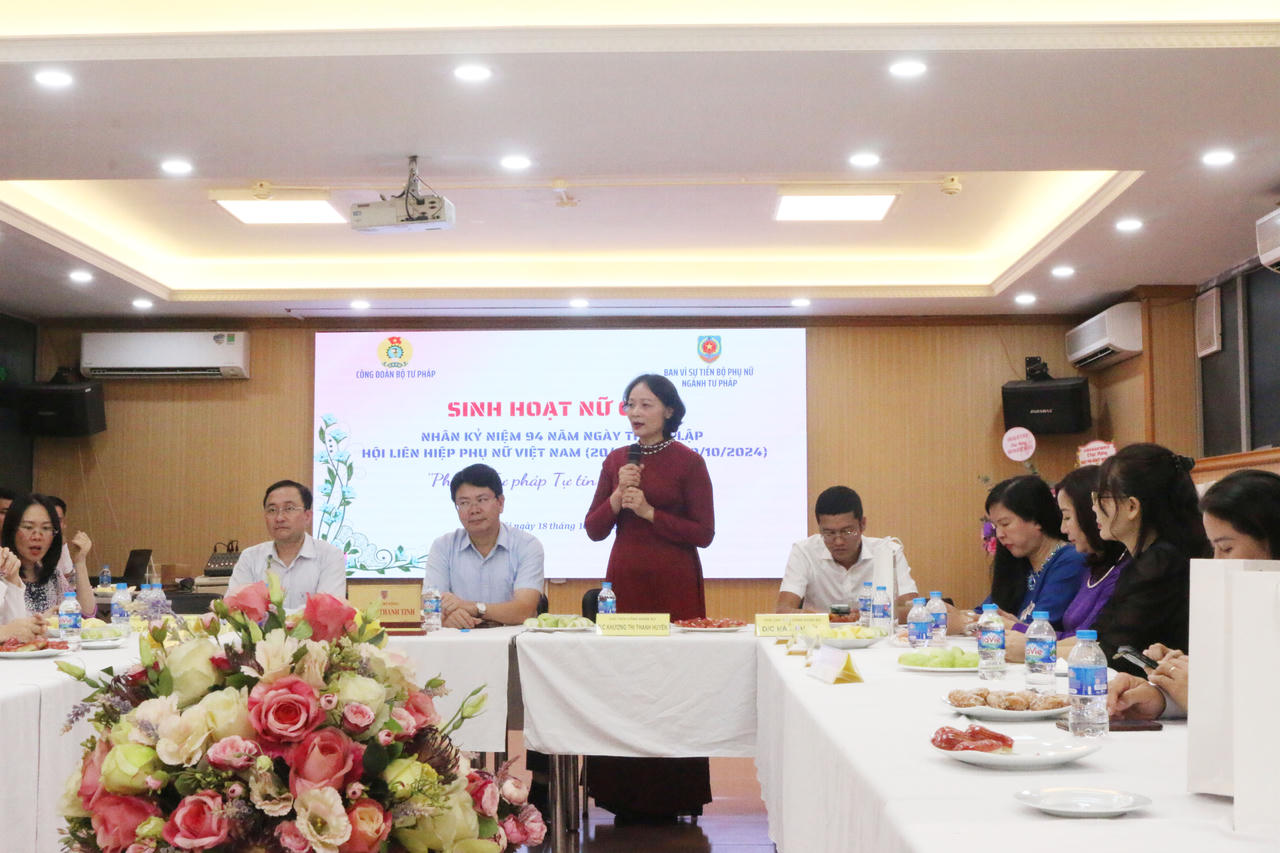 Nữ cán bộ ngành Tư pháp tự tin, tỏa sáng dịp 20/10