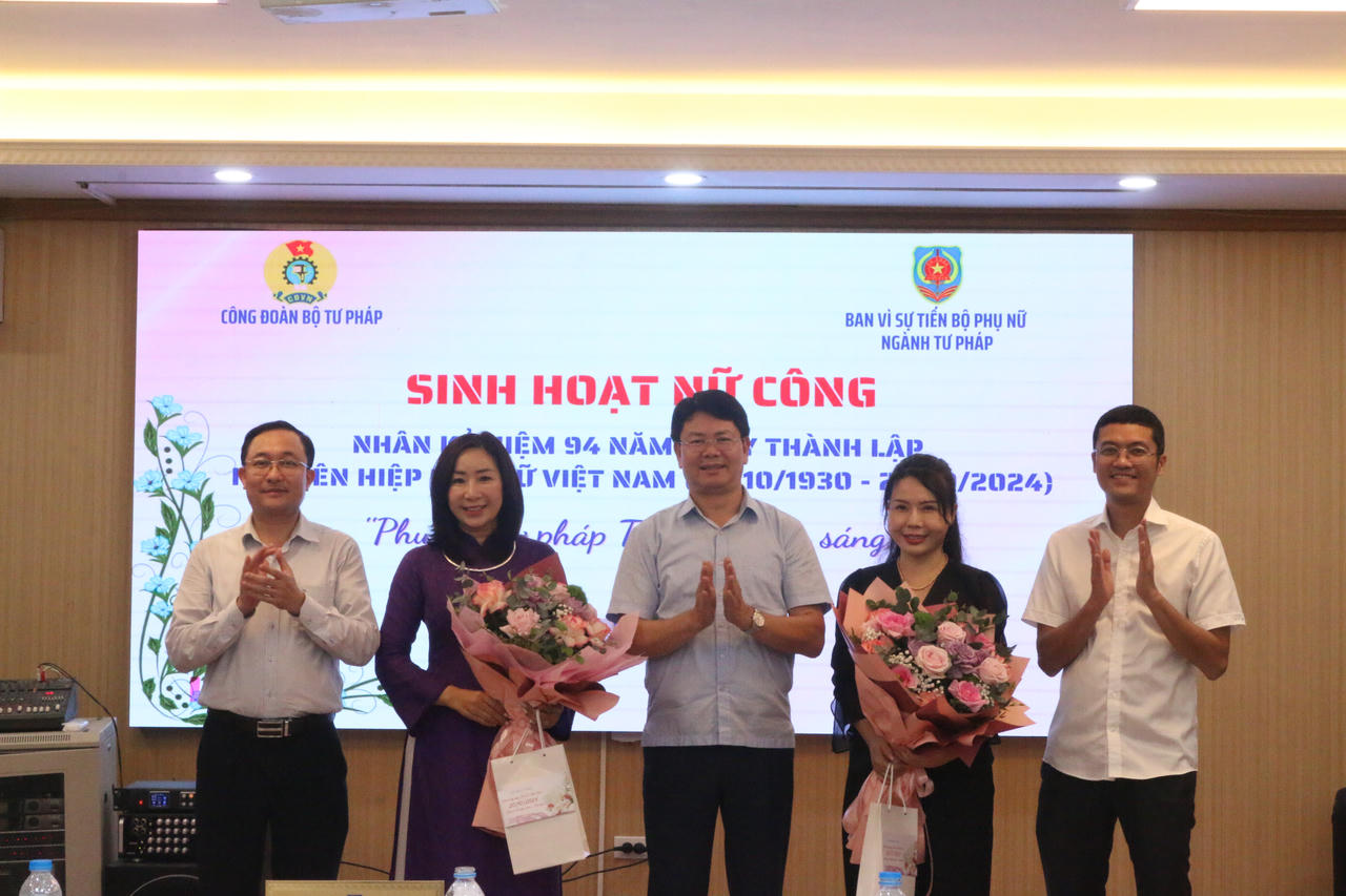 Nữ cán bộ ngành Tư pháp tự tin, tỏa sáng dịp 20/10