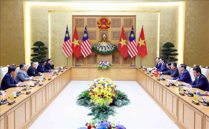 Thủ tướng Phạm Minh Chính hội kiến Chủ tịch Hạ viện Malaysia