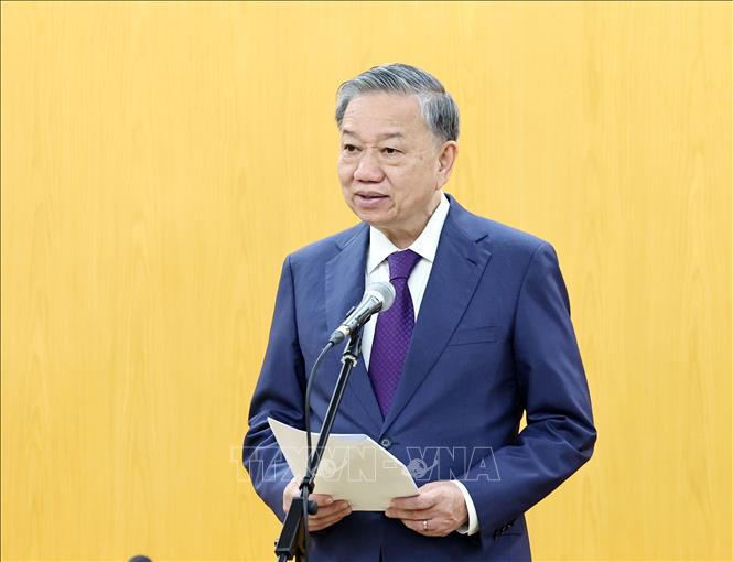 Tổng Bí thư Tô Lâm phát biểu giao nhiệm vụ cho Thường trực Ban Bí thư Trần Cẩm Tú 