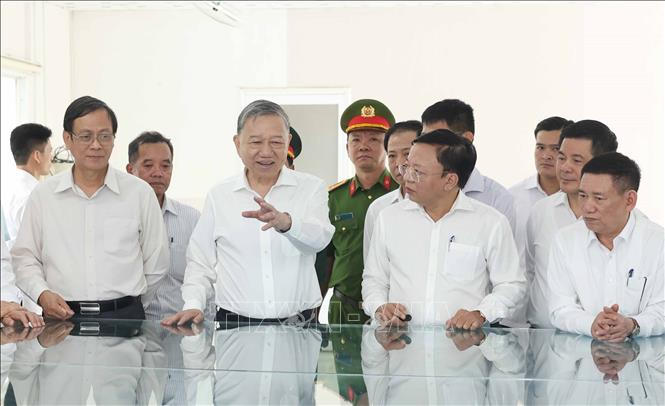 Tổng Bí thư Tô Lâm thăm và kiểm tra một số cơ sở kinh tế, văn hóa, xã hội tại Ninh Thuận