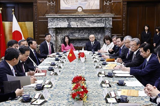 Chủ tịch Quốc hội Trần Thanh Mẫn hội đàm với Chủ tịch Thượng viện Nhật Bản