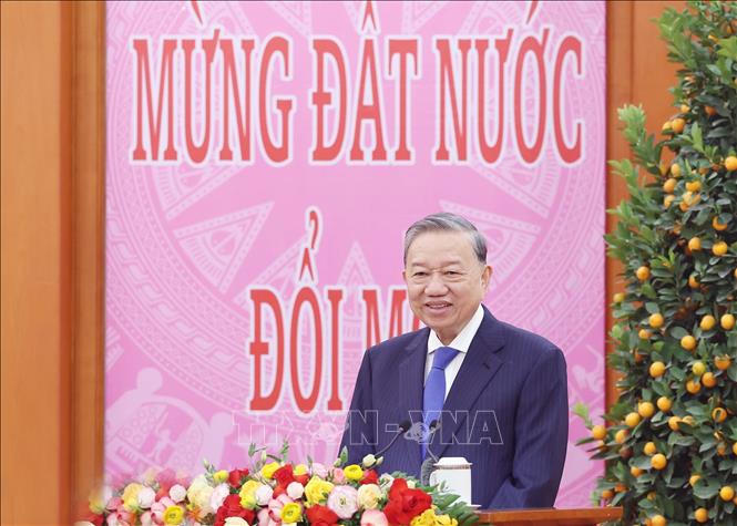 Tổng Bí thư Tô Lâm tiếp đoàn kiều bào tiêu biểu tham dự Chương trình 'Xuân Quê hương 2025'