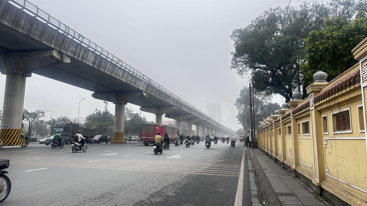 Chuyên gia lý giải tình trạng Hà Nội 'chìm' trong màn sương mù