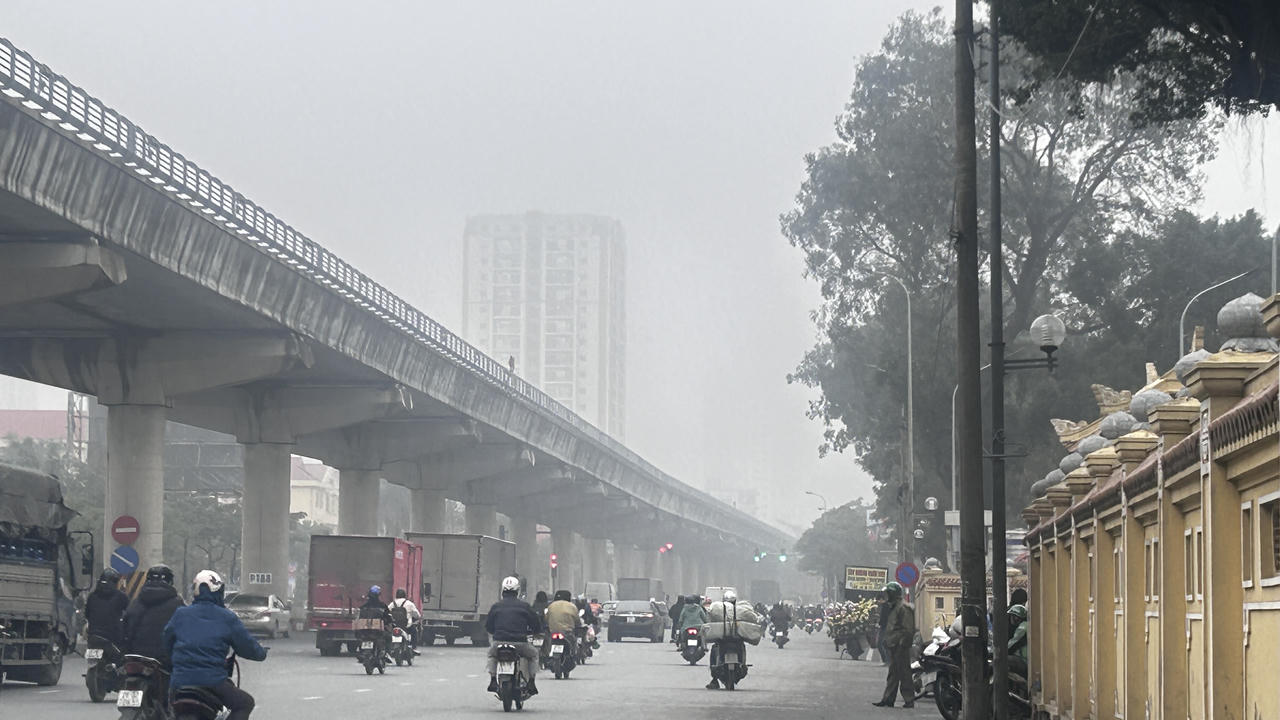 Chuyên gia lý giải tình trạng Hà Nội 'chìm' trong màn sương mù