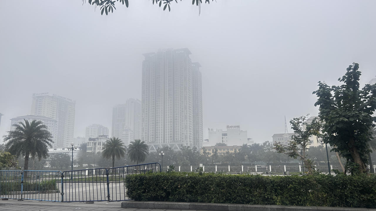 Chuyên gia lý giải tình trạng Hà Nội 'chìm' trong màn sương mù