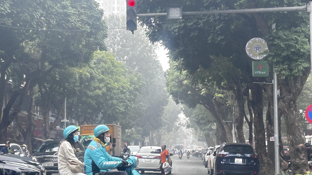 Chuyên gia lý giải tình trạng Hà Nội 'chìm' trong màn sương mù
