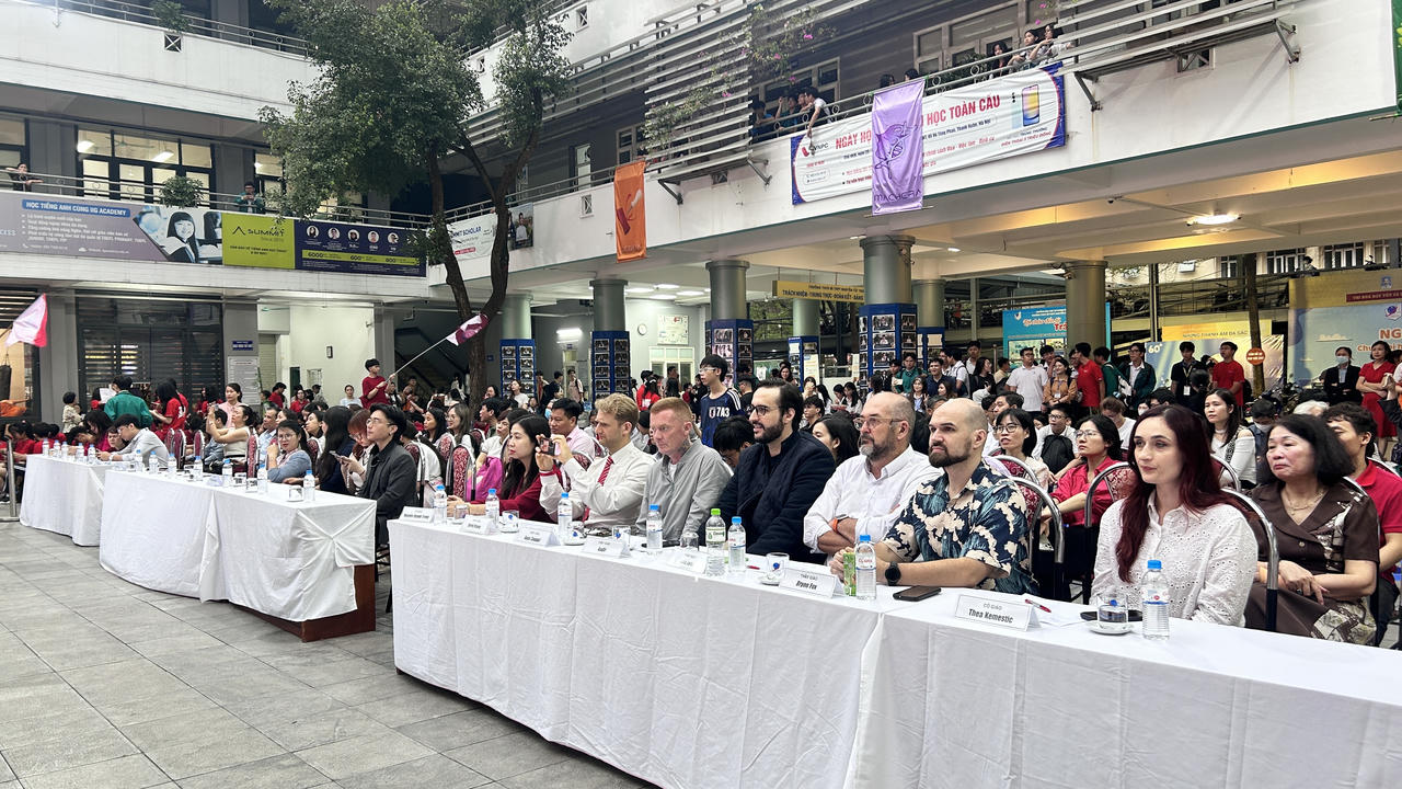 "Bùng nổ" với English Festival của học sinh mái trường mang tên Bác