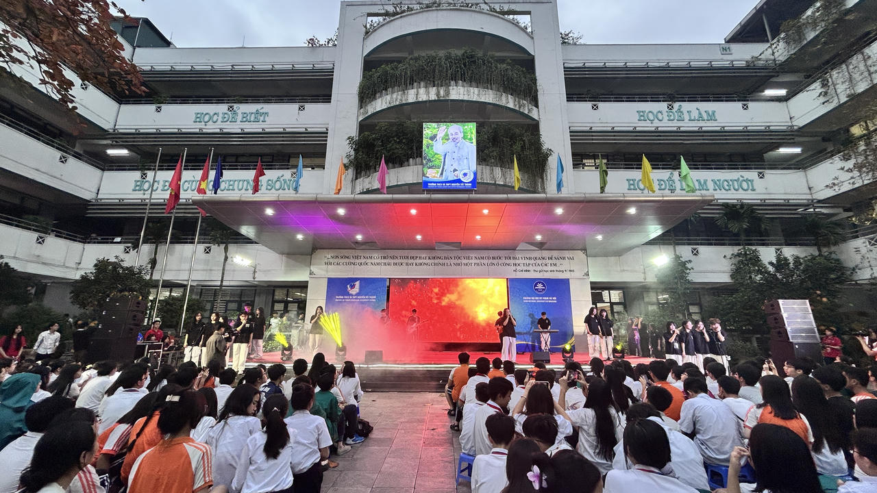 "Bùng nổ" với English Festival của học sinh mái trường mang tên Bác