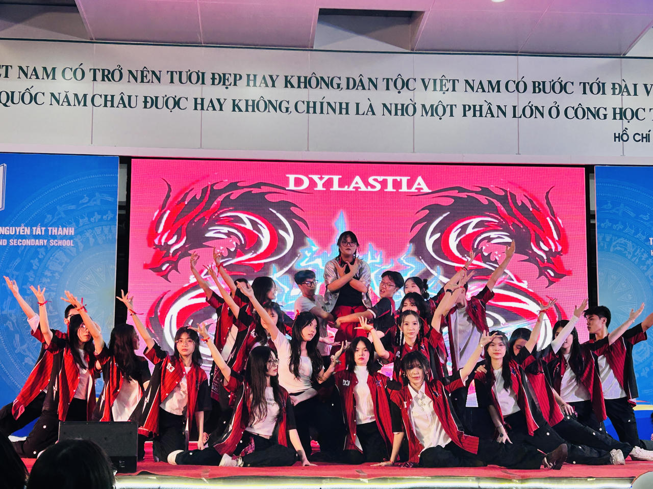 "Bùng nổ" với English Festival của học sinh mái trường mang tên Bác