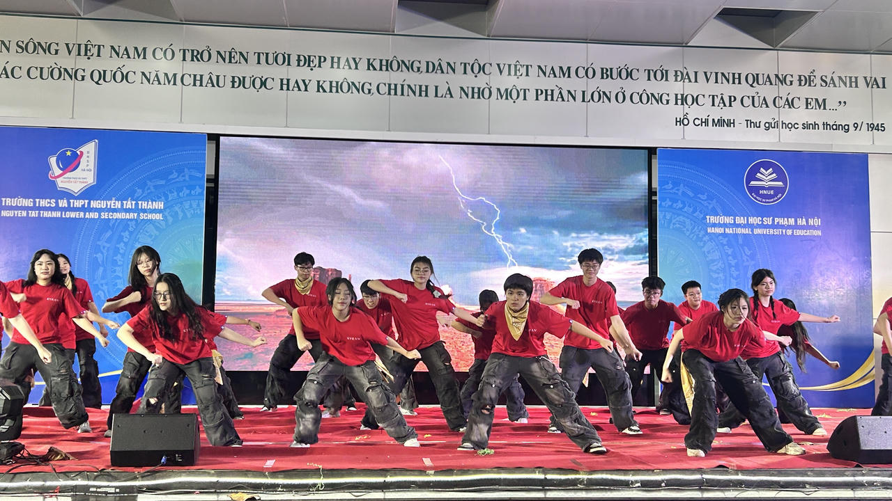 "Bùng nổ" với English Festival của học sinh mái trường mang tên Bác