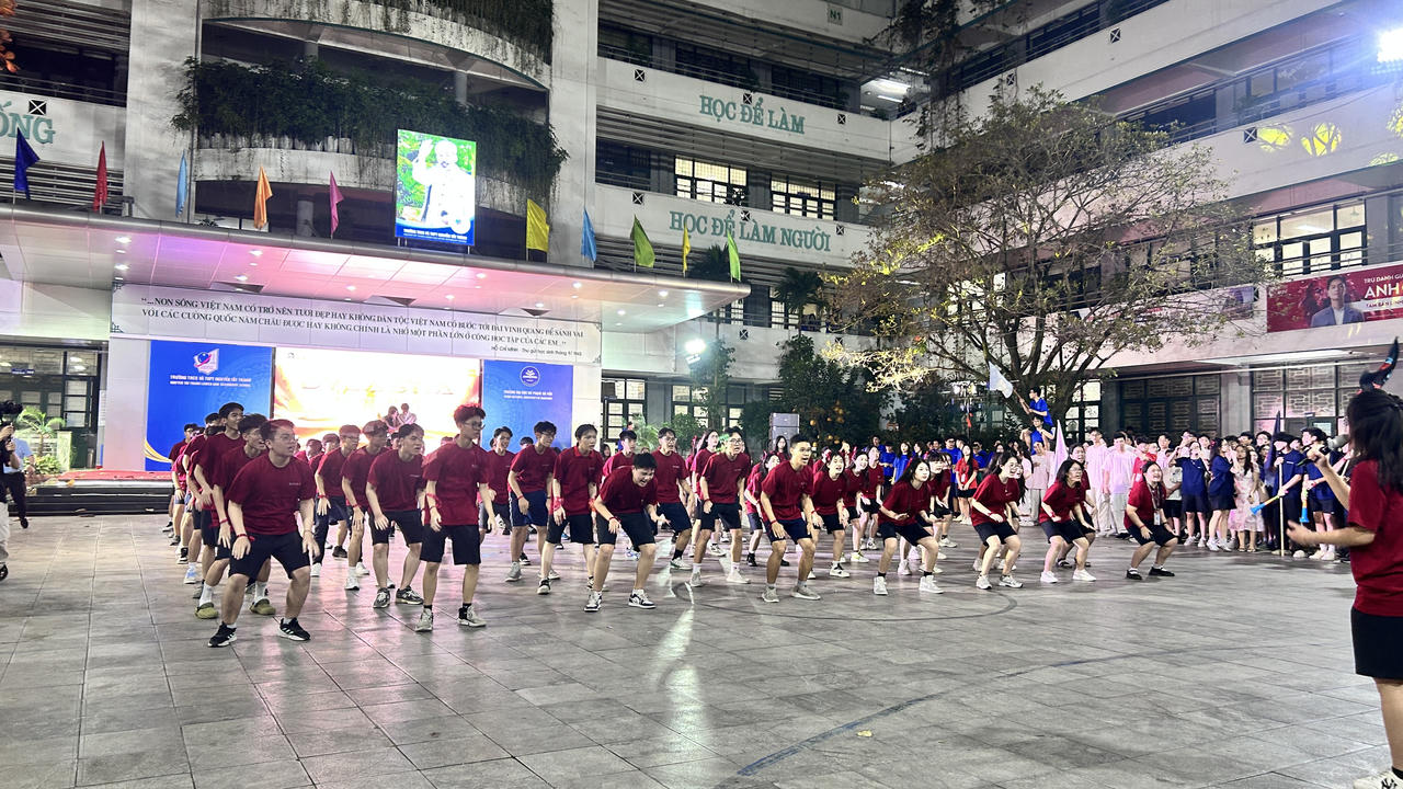 "Bùng nổ" với English Festival của học sinh mái trường mang tên Bác