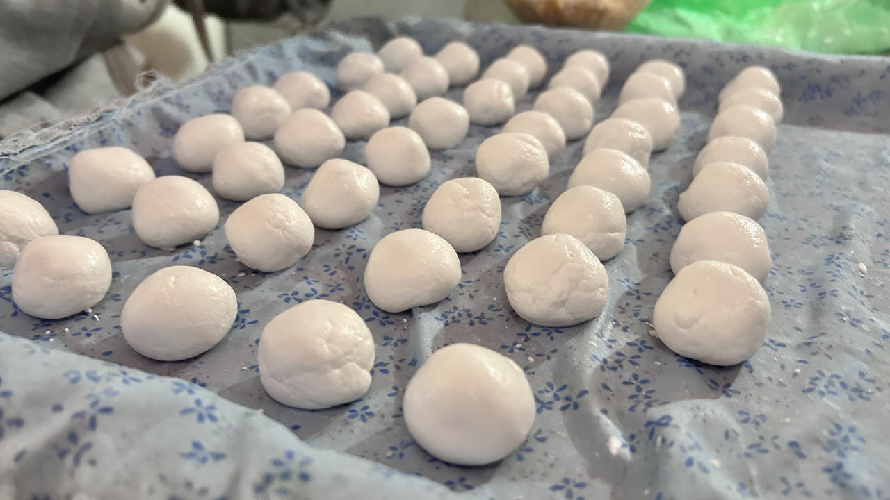 Xuyên đêm làm bánh trôi, bánh chay nhân dịp Tết Hàn thực