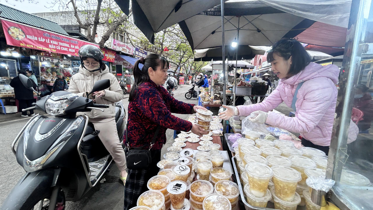 Xuyên đêm làm bánh trôi, bánh chay nhân dịp Tết Hàn thực