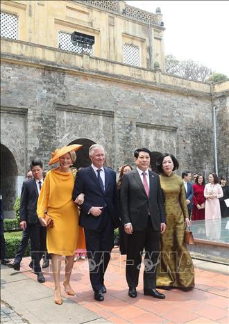 Chủ tịch nước Lương Cường và Nhà Vua Philippe tham quan Hoàng thành Thăng Long