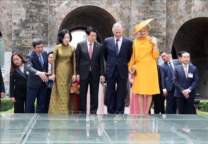 Chủ tịch nước Lương Cường và Nhà Vua Philippe tham quan Hoàng thành Thăng Long