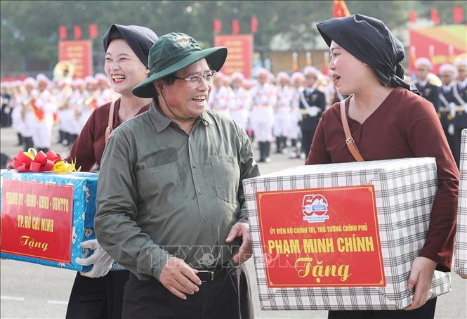 Thủ tướng Phạm Minh Chính động viên các lực lượng tham gia diễu binh, diễu hành