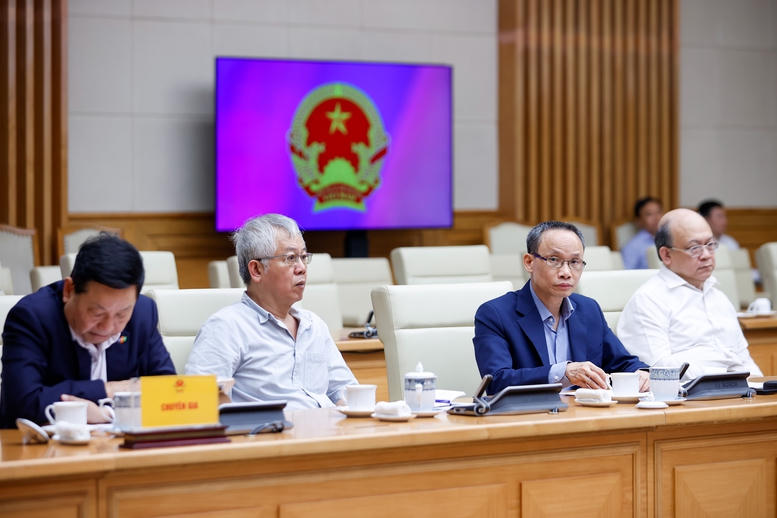 Thủ tướng Phạm Minh Chính chủ trì phiên họp với Hội đồng Tư vấn chính sách