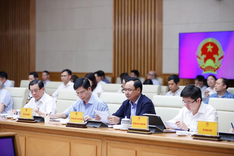 Thủ tướng Phạm Minh Chính chủ trì phiên họp với Hội đồng Tư vấn chính sách