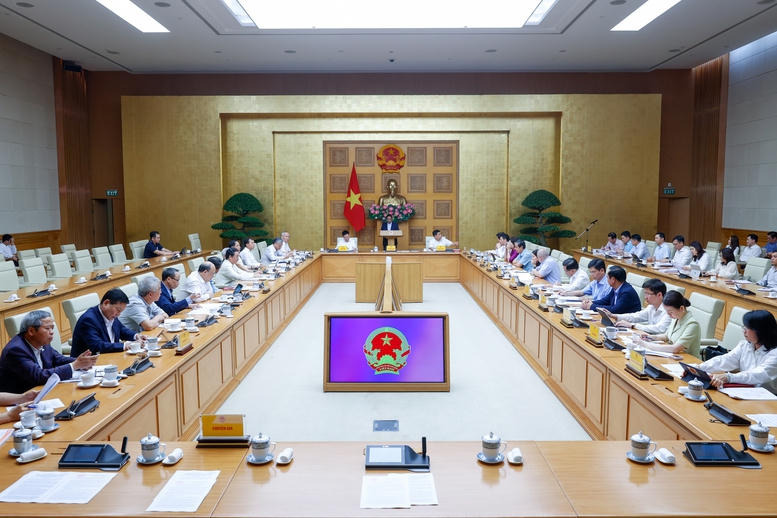 Thủ tướng Phạm Minh Chính chủ trì phiên họp với Hội đồng Tư vấn chính sách