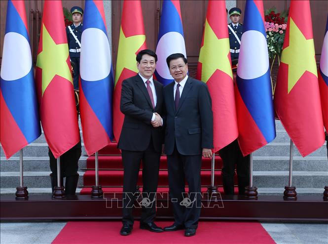Lễ đón chính thức Chủ tịch nước Lương Cường thăm cấp Nhà nước đến Lào