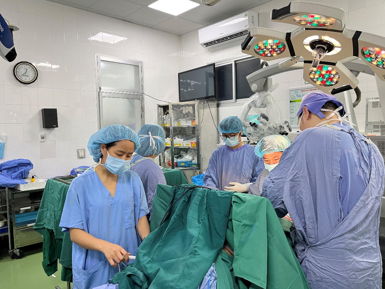 Thiếu nữ 14 tuổi mắc u não hiếm gặp do hội chứng di truyền Von Hippel-Lindau 