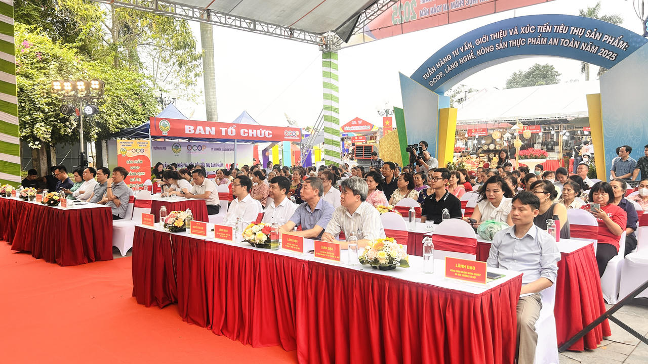 Phiên chợ đặc biệt quy tụ hơn 500 sản phẩm OCOP, nông sản, đặc sản làng nghề 