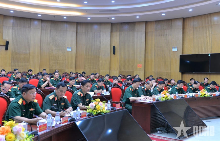 Thượng tướng Trịnh Văn Quyết chủ trì Hội nghị bàn giao chức trách, nhiệm vụ Bí thư Đảng ủy, Chính ủy Quân khu 4