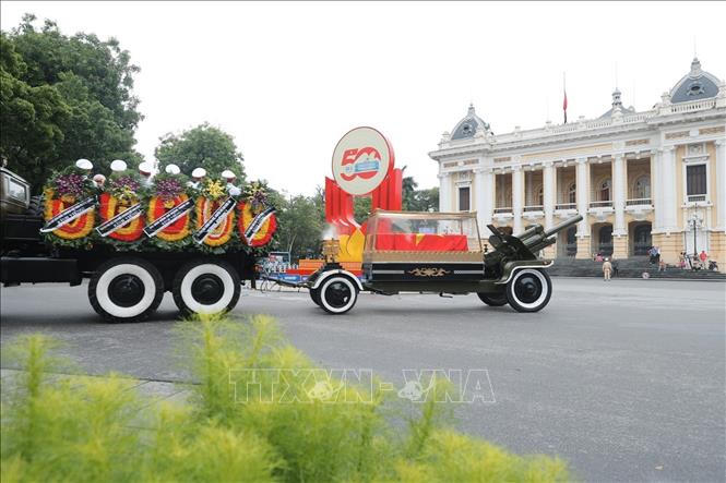 Các tầng lớp nhân dân xúc động tiễn đưa nguyên Chủ tịch nước Trần Đức Lương