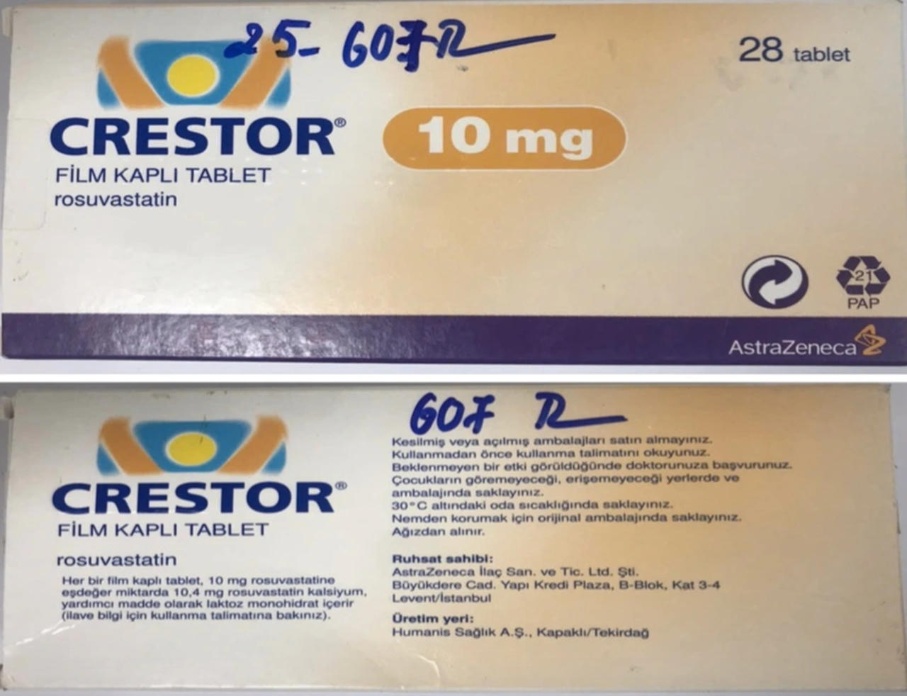 Phát hiện hàng loạt thuốc không rõ nguồn gốc tại một nhà thuốc ở Hà Nội