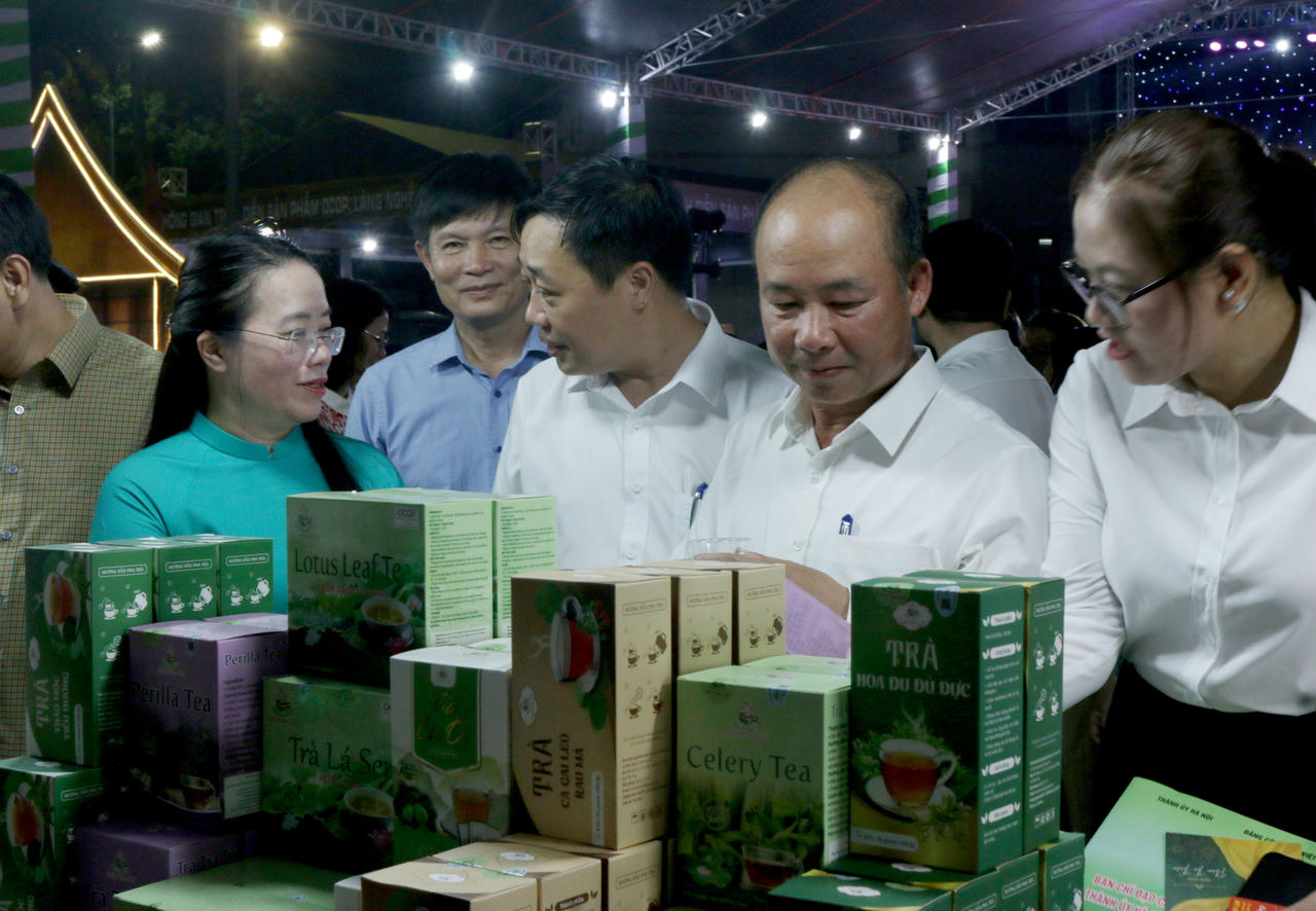 Hơn 1.000 sản phẩm OCOP của ba miền quy tụ tại phiên chợ đặc biệt giữa Thủ đô