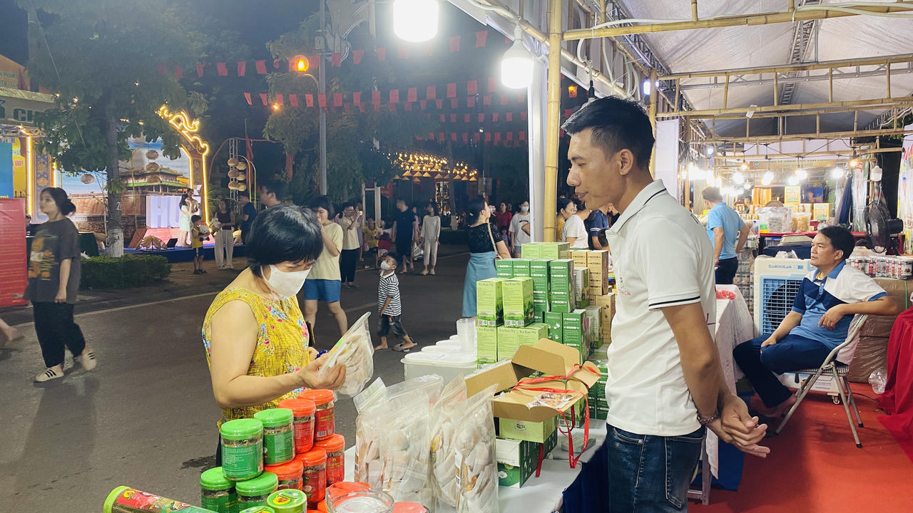 Hơn 1.000 sản phẩm OCOP của ba miền quy tụ tại phiên chợ đặc biệt giữa Thủ đô