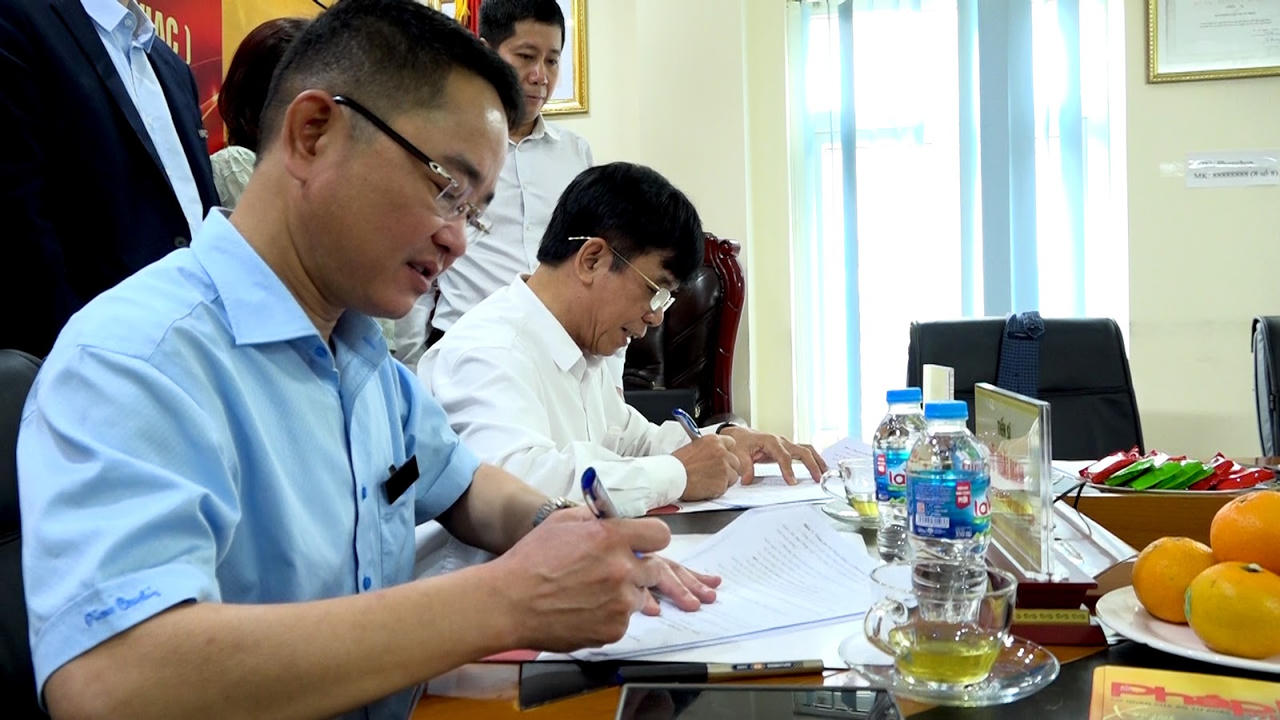 Báo Pháp luật Việt Nam và Trung tâm Trọng tài Quốc tế Việt Nam (VIAC) ký thỏa thuận hợp tác