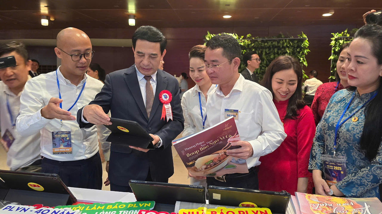 Hình ảnh ấn tượng báo Pháp luật Việt Nam tại Hội báo toàn quốc 2025 