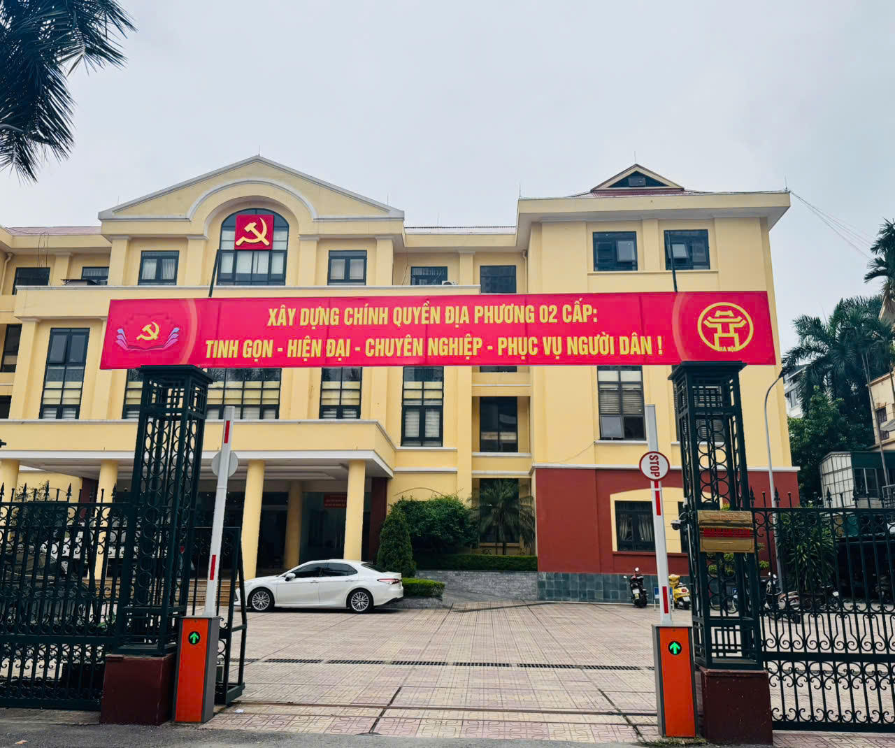 Hà Nội rực rỡ cờ hoa chào đón ngày chính thức vận hành chính quyền địa phương 2 cấp