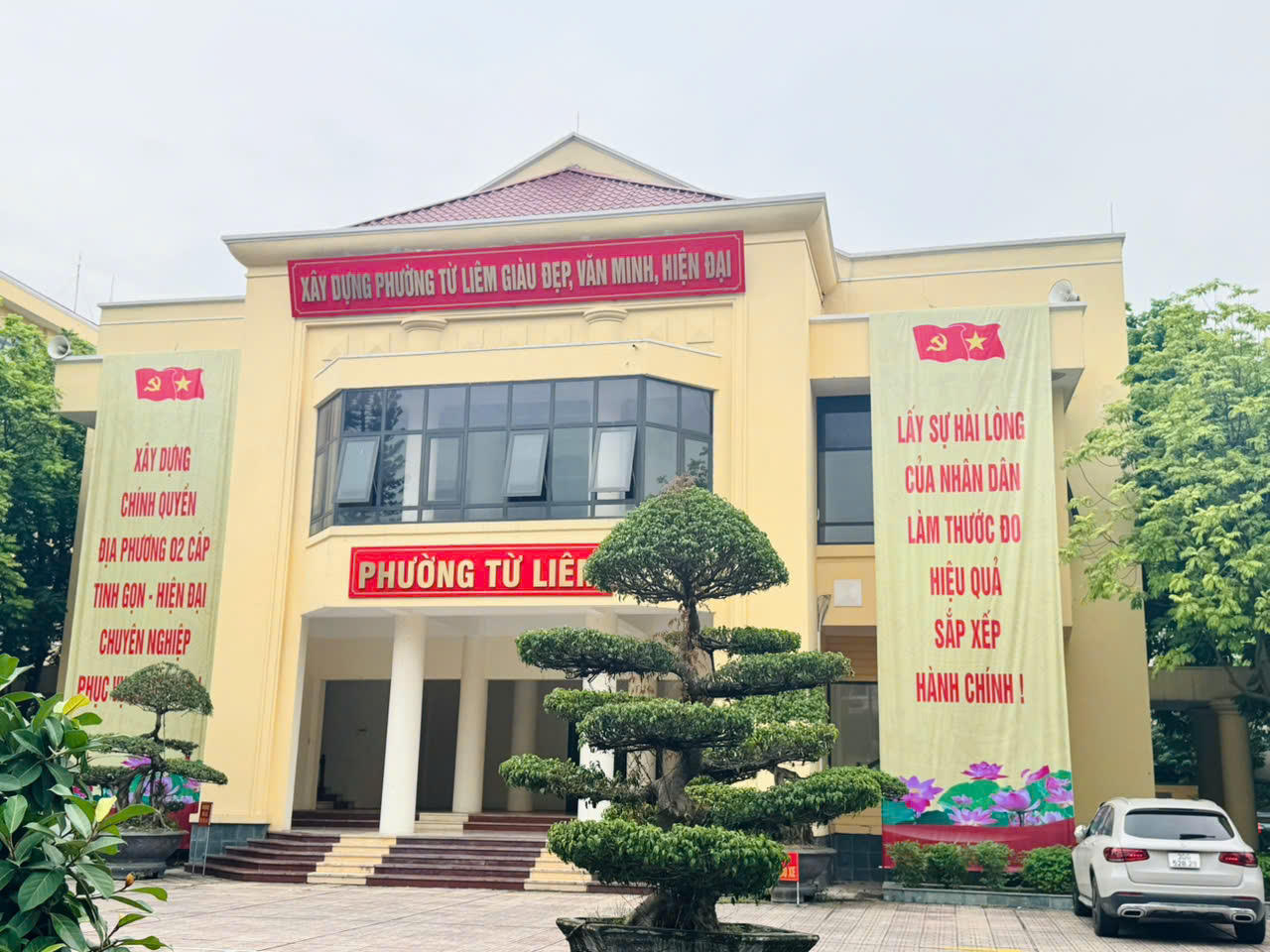 Hà Nội rực rỡ cờ hoa chào đón ngày chính thức vận hành chính quyền địa phương 2 cấp