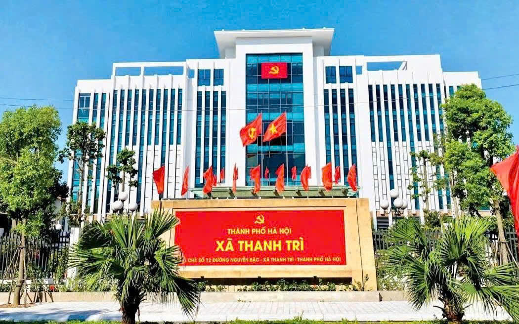 Hà Nội rực rỡ cờ hoa chào đón ngày chính thức vận hành chính quyền địa phương 2 cấp