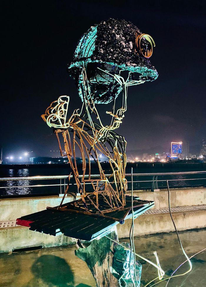 Người dân Quảng Ninh thích thú với triển lãm các tác phẩm nghệ thuật từ tái chế rác thải