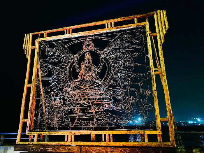 Người dân Quảng Ninh thích thú với triển lãm các tác phẩm nghệ thuật từ tái chế rác thải