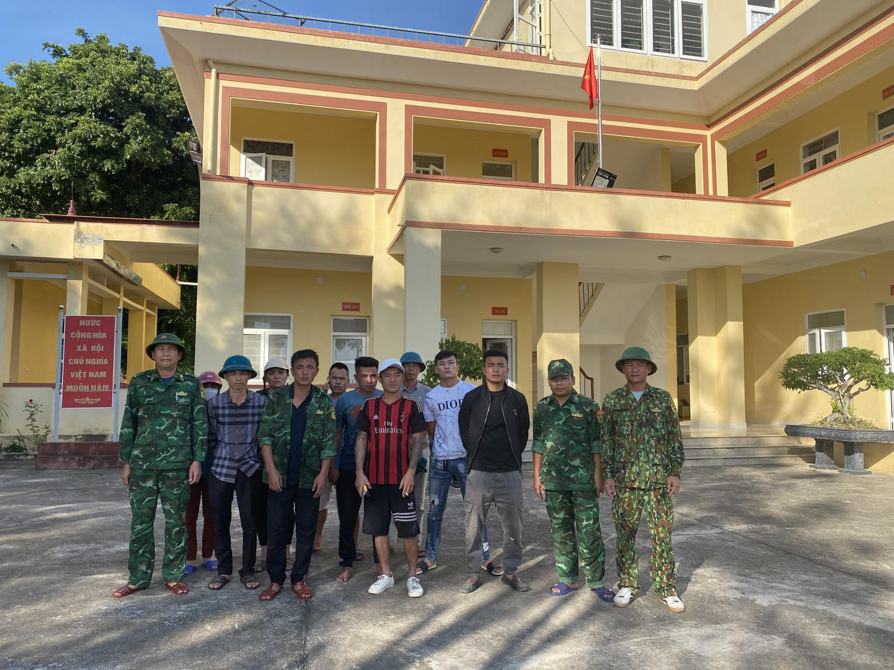 Cứu sống ba ngư dân gặp nạn trên vùng biển Cô Tô