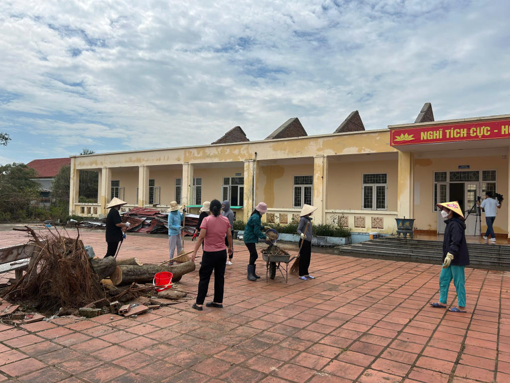 Xem xét hỗ trợ 100% học phí năm nay cho học sinh Quảng Ninh