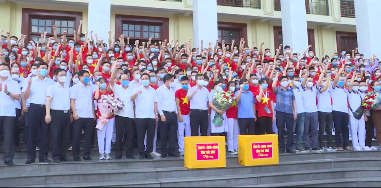 Thái Bình chi viện hơn 300 cán bộ, sinh viên ngành y vào TP HCM chống dịch
