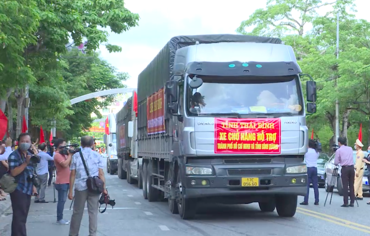 Thái Bình chi viện hơn 300 cán bộ, sinh viên ngành y vào TP HCM chống dịch