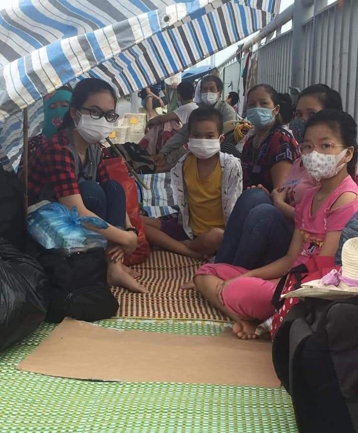 Nhiều người 'mắc kẹt' trên cầu tại các cửa ngõ vào Thái Bình do cố tình từ Hà Nội về quê